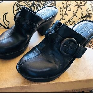 Born clogs size 8